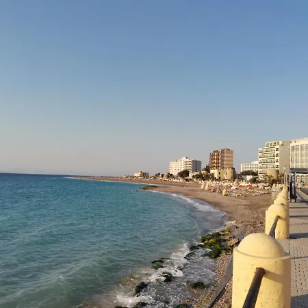 Апартаменти Studio Near The Beach *